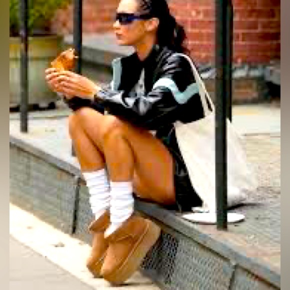 Ugg Ultra Mini Platforms ~ Size 8W/7M - Picture 15 of 16